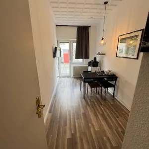 Apartment 50 Qm Zentral In Domnaehe, Cologne