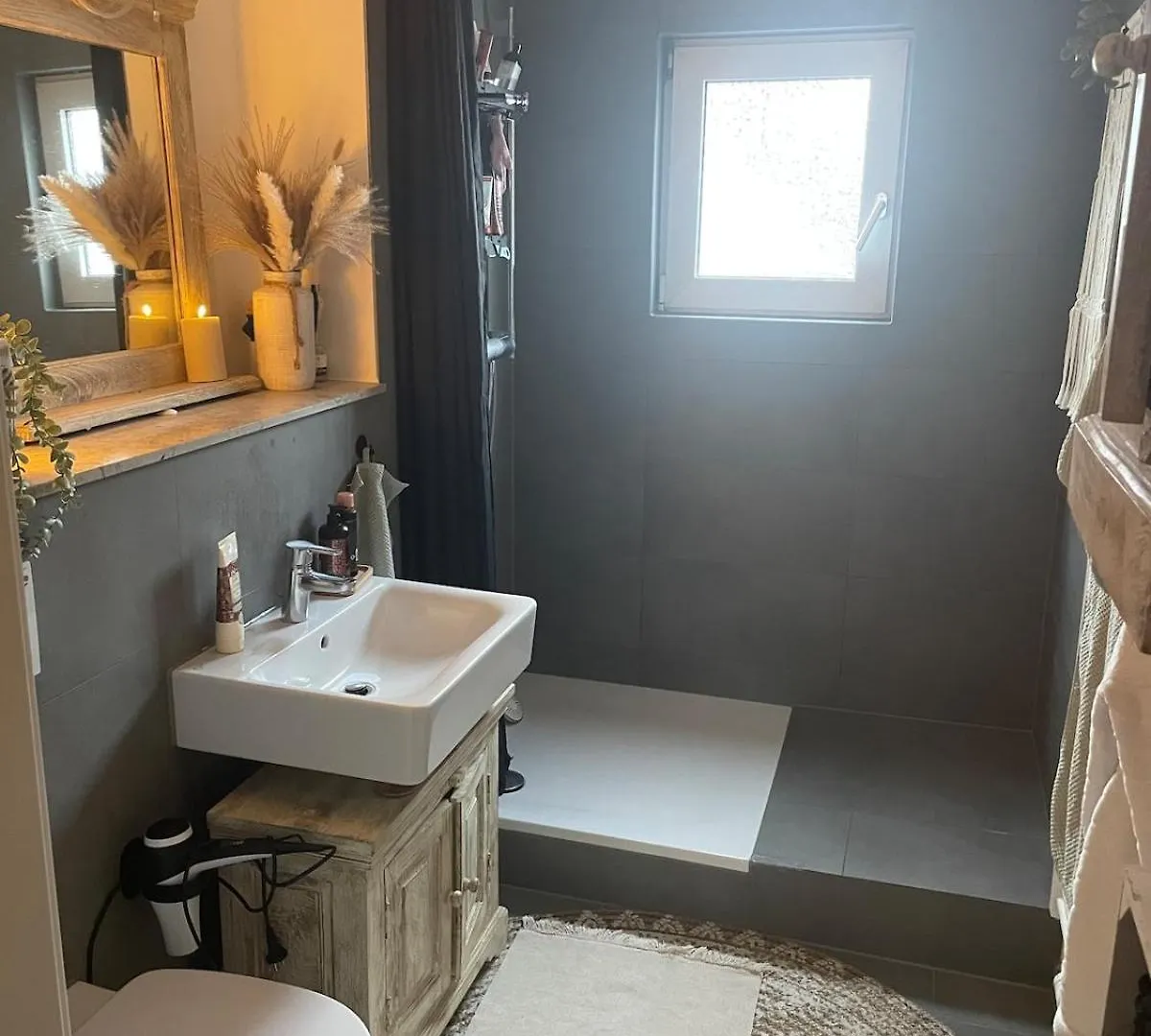 3 Bedroom Apartment In Köln