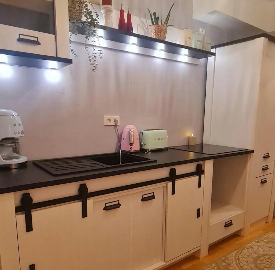 3 Bedroom Apartment In Köln