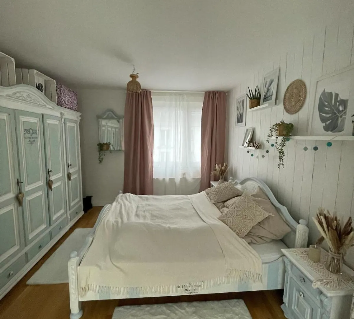 3 Bedroom Apartment In Köln